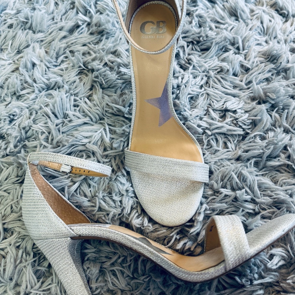 Gianna Bini Silver Sparkle open toe heels with buckle straps